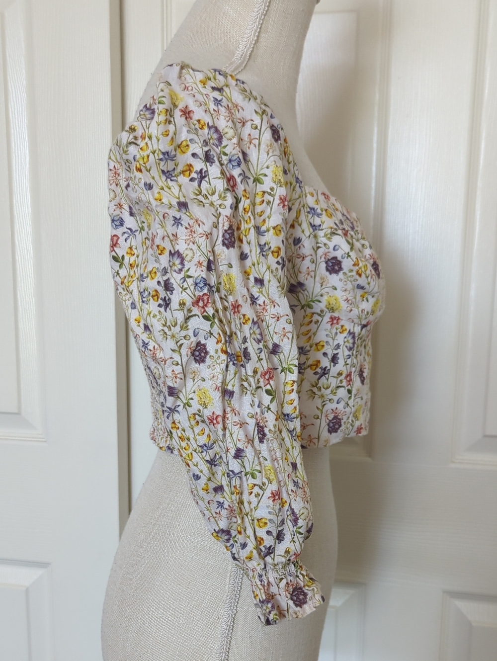 Aritzia Wilfred Villet Linen Floral Blouse in White in Medium - Picture 7 of 9